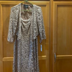 Bought at Macys, perfect for a wedding that you are attending and fancy outings!